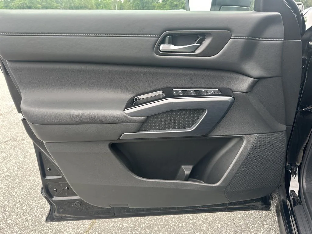 Used 2025 Black Nissan SL image 27