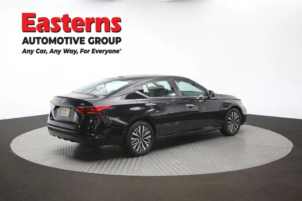 Used 2024 Black Nissan 2.5 SV image 41