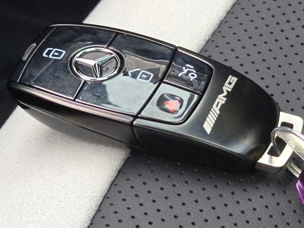 New 2026 MANUFAKTUR Alpine Grey Mercedes-Benz GLE 63 S AMG® image 82