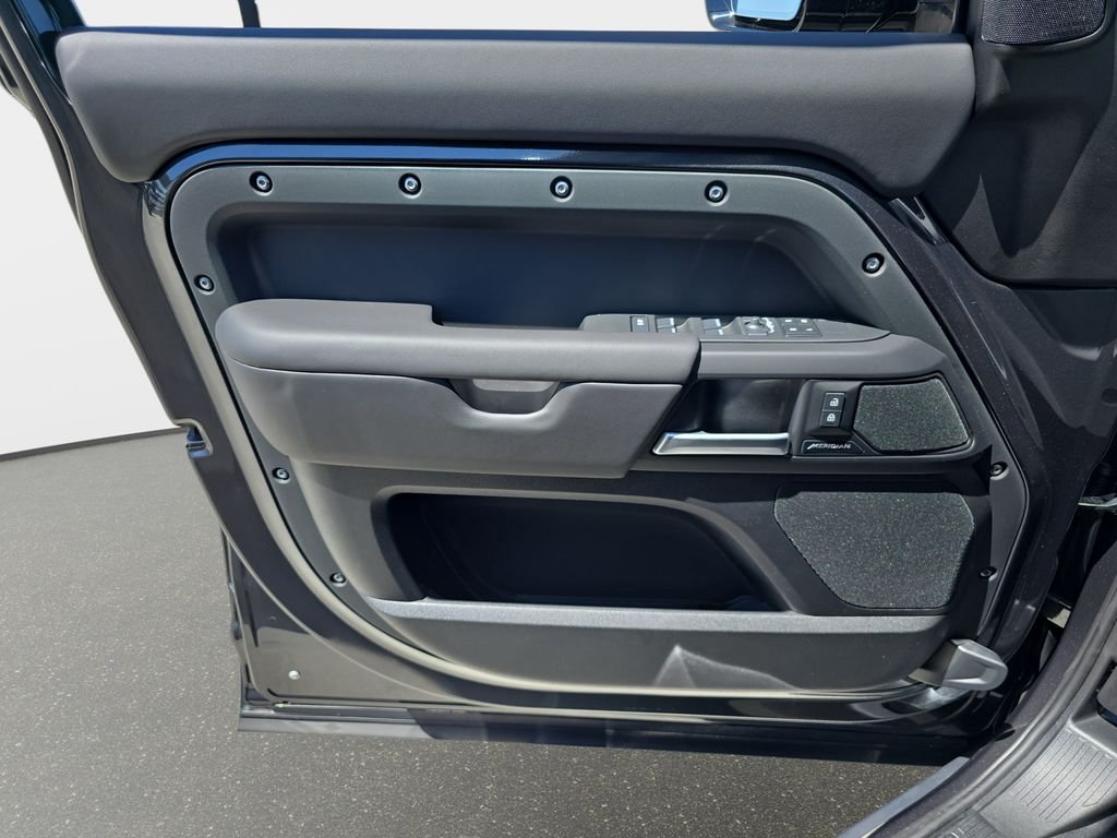 New 2026 Carpathian Grey Land Rover S image 28