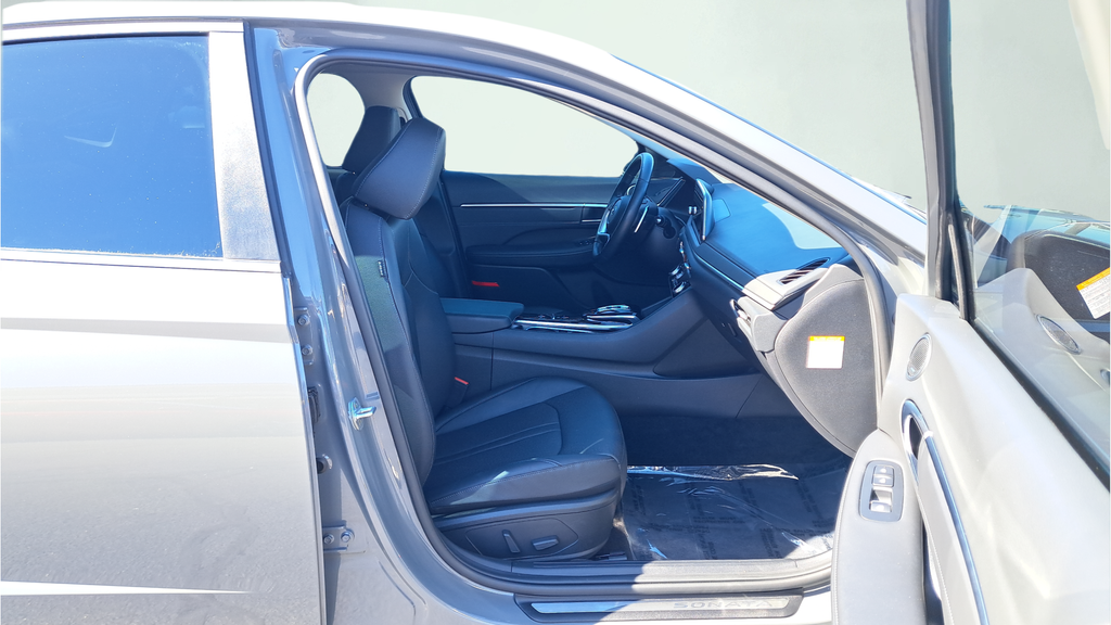 Used 2022 Gray Hyundai Limited image 16