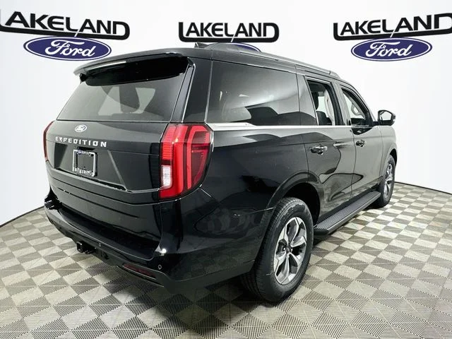 New 2027 Black Ford Active image 3