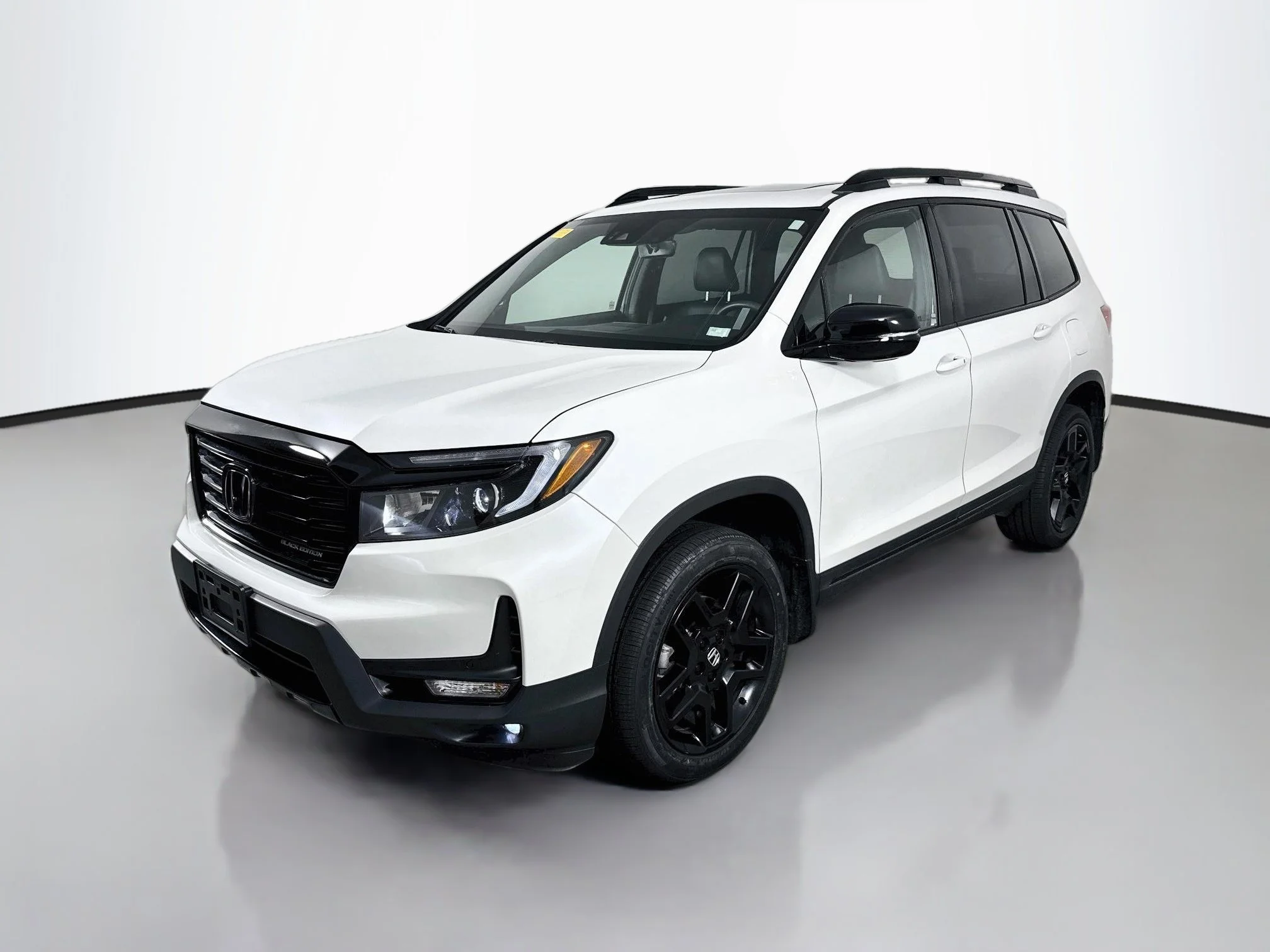 Used 2025  Honda Black Edition image 3