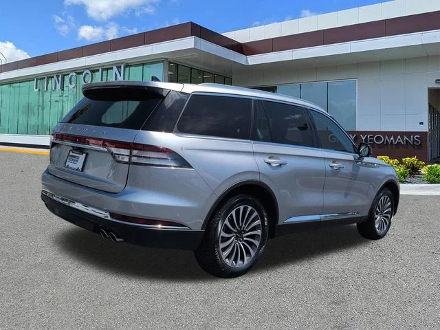 Used 2021 Silver Lincoln Reserve image 4