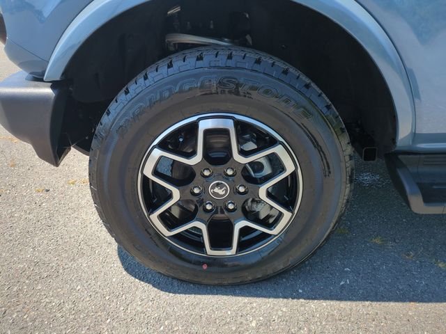 Used 2025 Gray Ford Outer Banks image 10