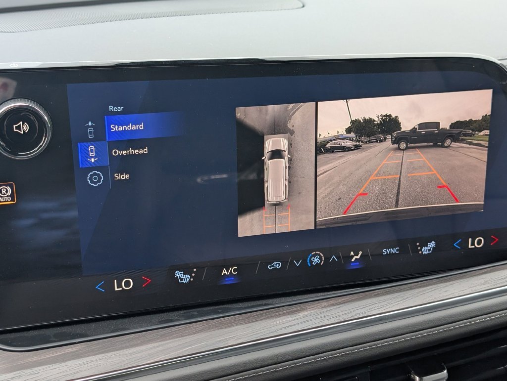 2026 Chevrolet Suburban LT - Photo 21