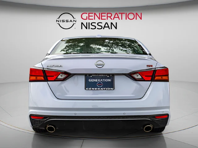 Certified Used 2025 Gray Nissan 2.5 SR image 5