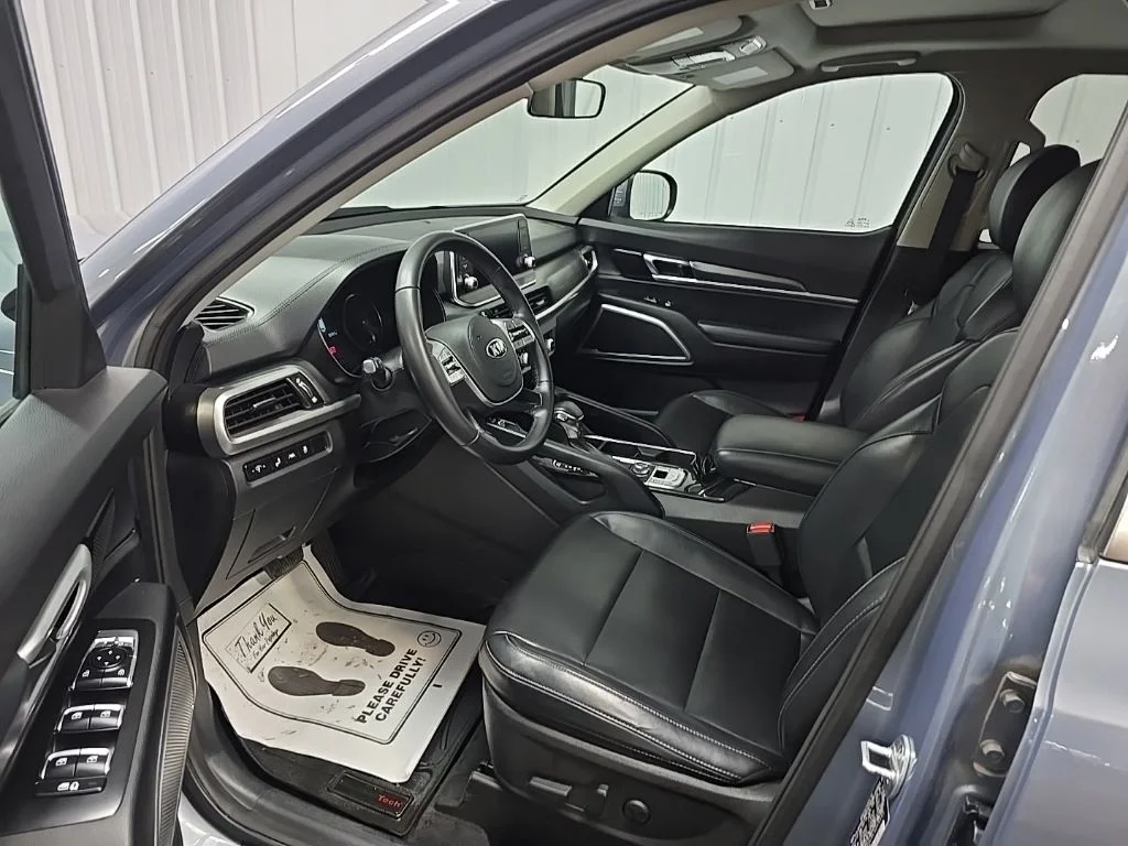 Used 2020 Silver Kia S image 29