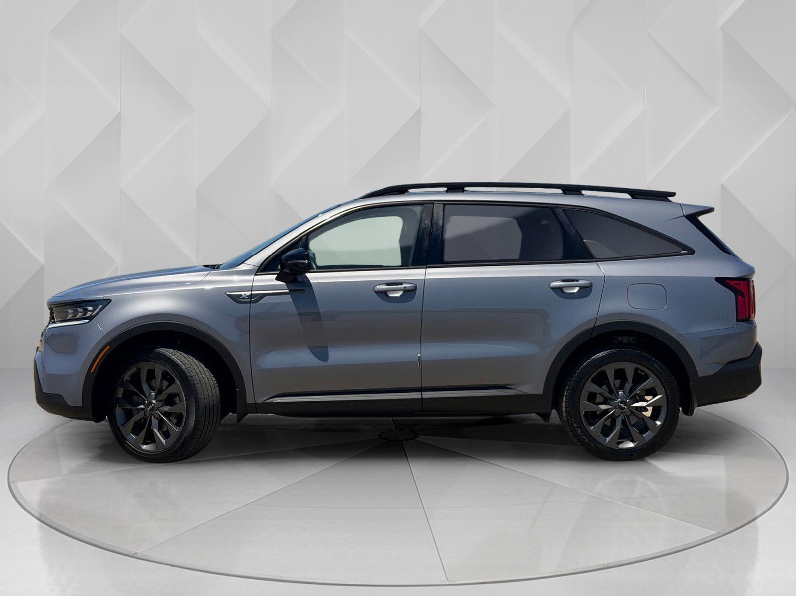 Used 2022 Everlasting Silver Kia X-Line SX Prestige image 2