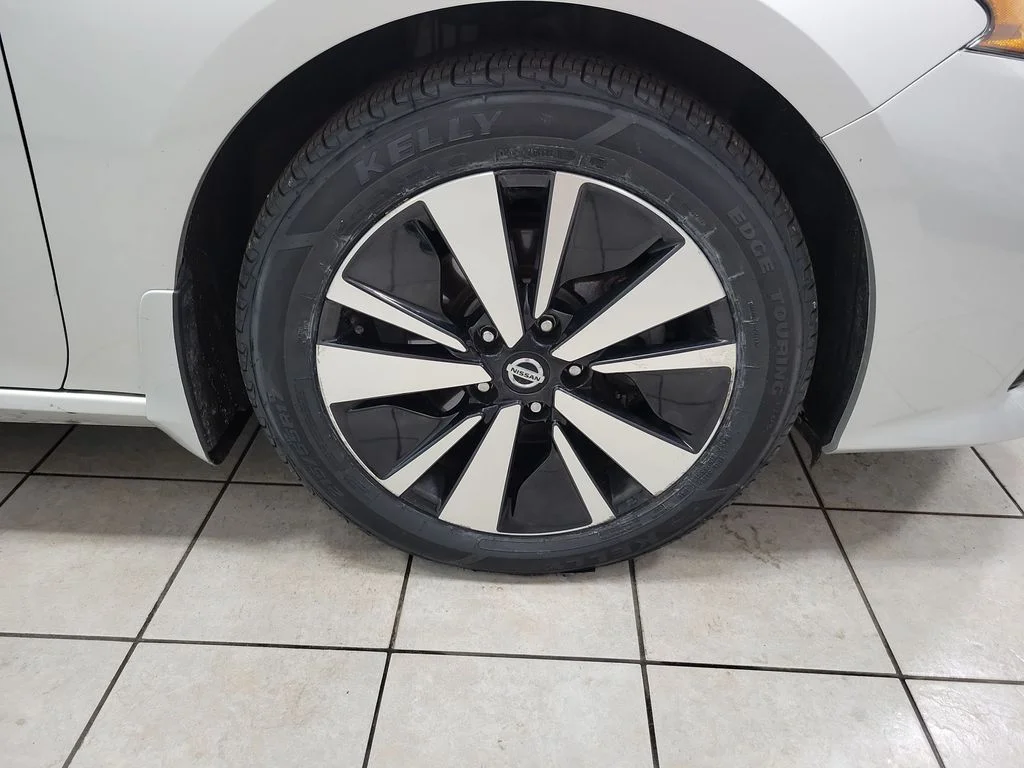 Used 2020 Silver Nissan 2.5 SL image 50
