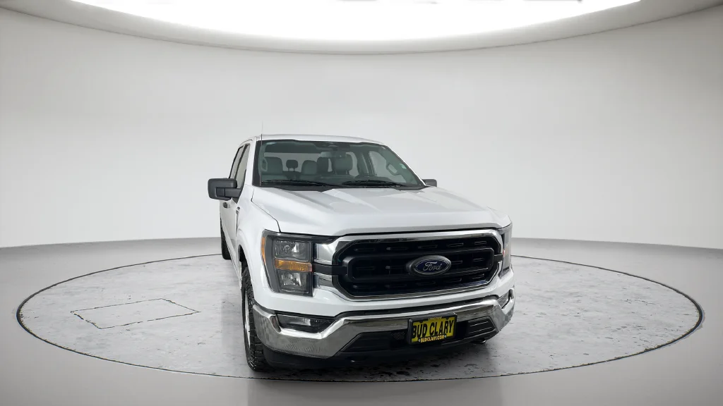 Used 2023 White Ford XLT image 4