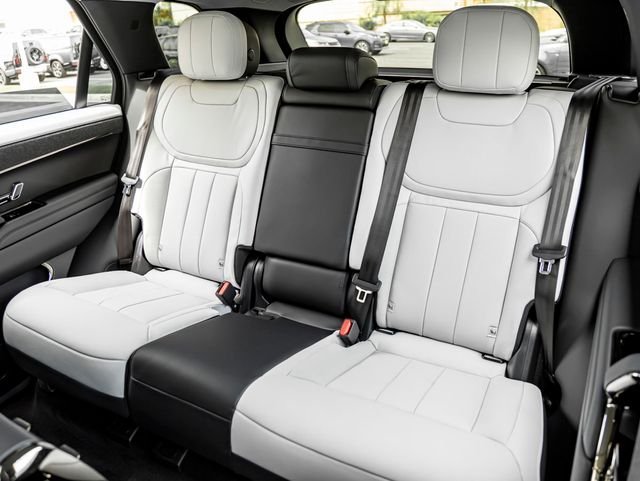 New 2026 Giola Green LAND ROVER Dynamic SE image 21