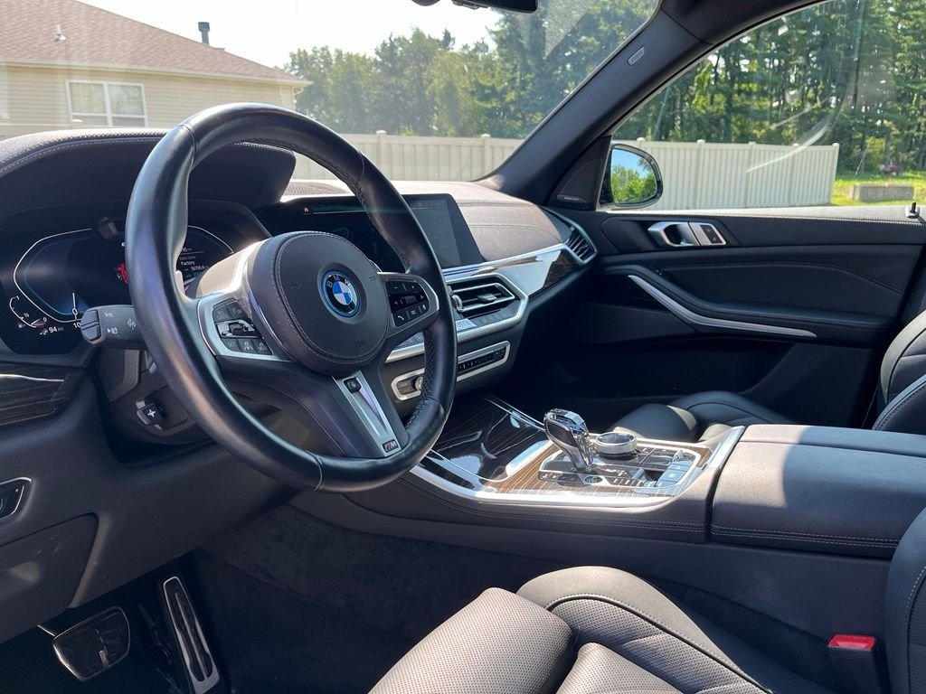 Certified Used 2023 Mineral White Metallic BMW xDrive45e image 18