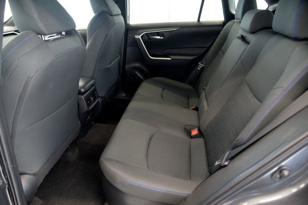 2023 Toyota RAV4 SE - Photo 28