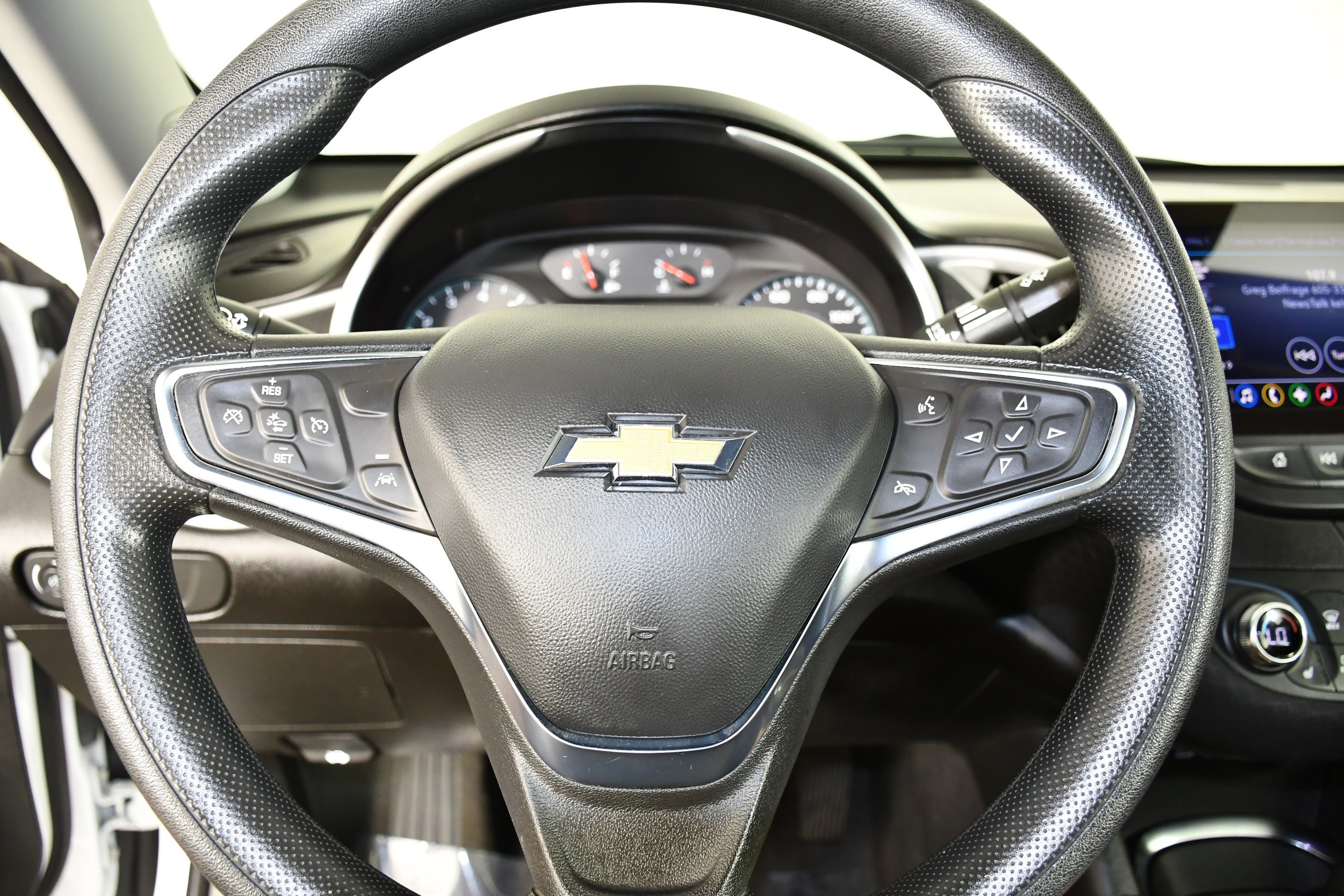 Used 2024 Summit White Chevrolet LT image 19