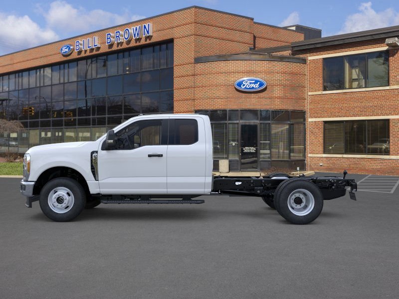 New 2025 Oxford White Ford XL image 25