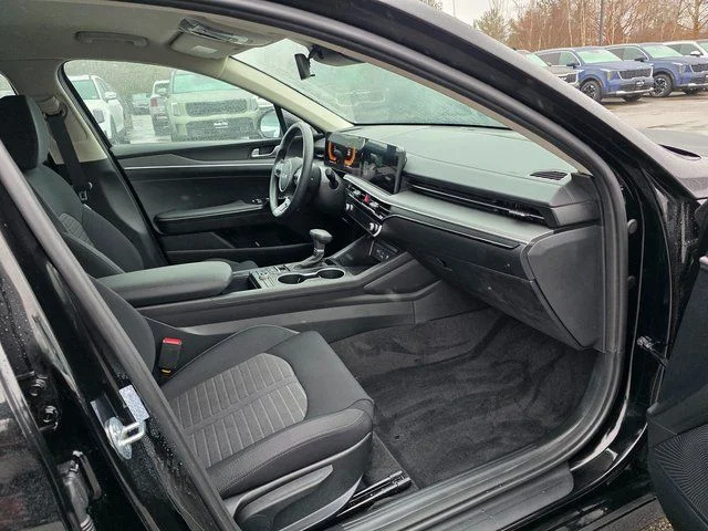2026 Kia K5 LXS - Photo 10