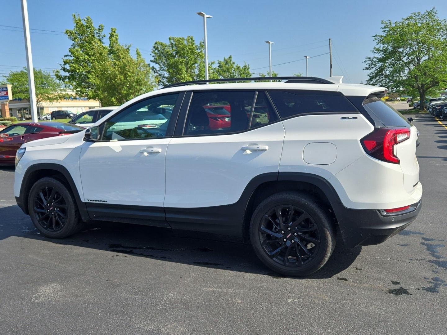 Used 2024 Summit White GMC SLE image 4