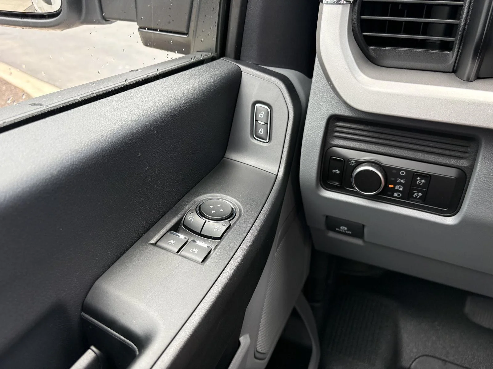 New 2026 Oxford White Ford F-250® XL image 14