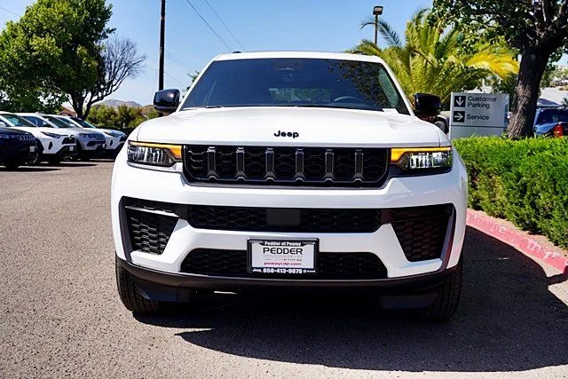 New 2026 Bright White Clearcoat Jeep Altitude image 5