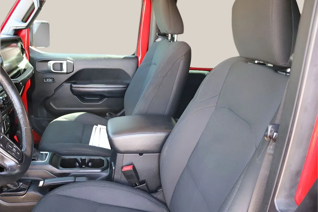 Used 2020 Red Jeep Sport S image 11