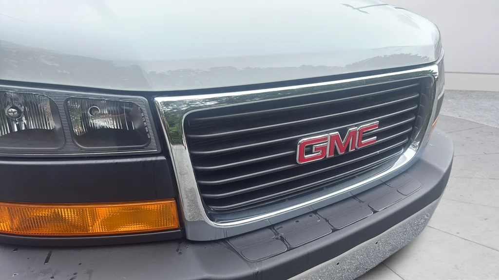 Used 2025 White GMC Work Van image 22