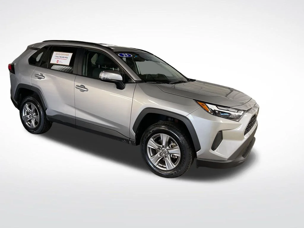 Used 2025 Silver Toyota XLE image 9
