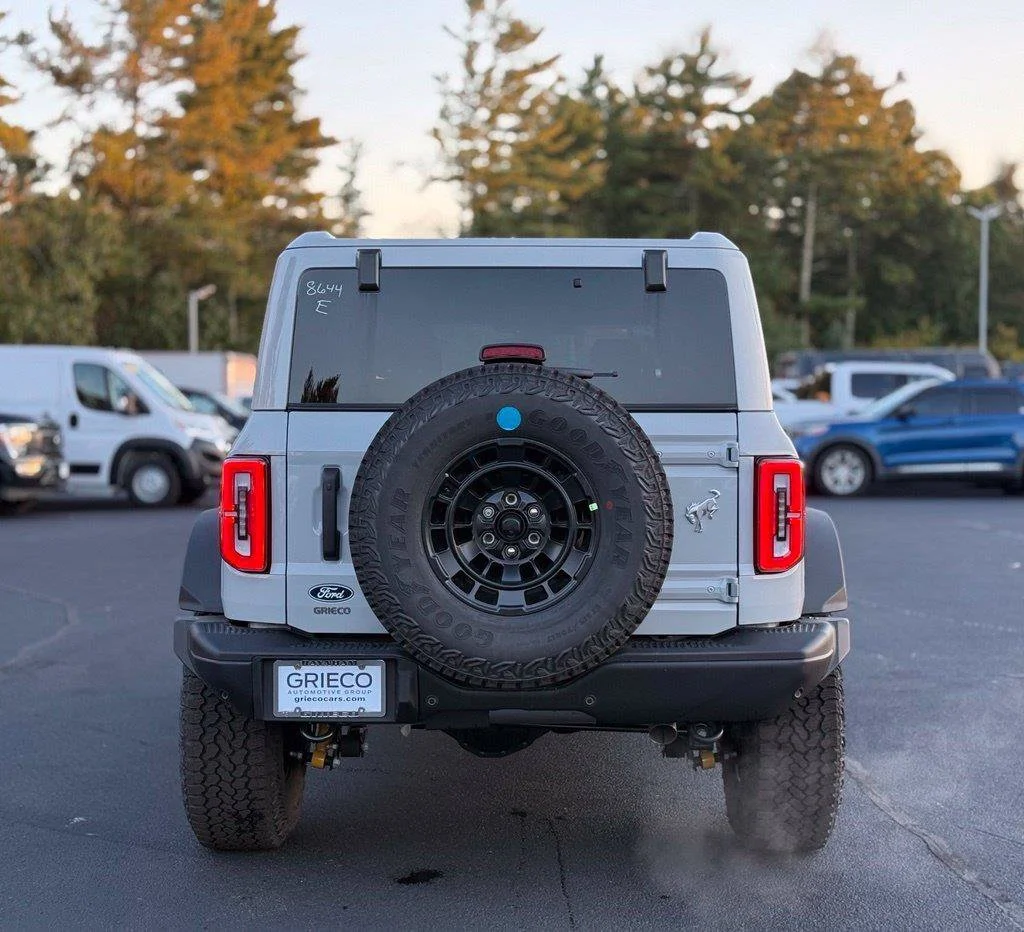 New 2026 Avalanche Gray Ford Badlands® image 6