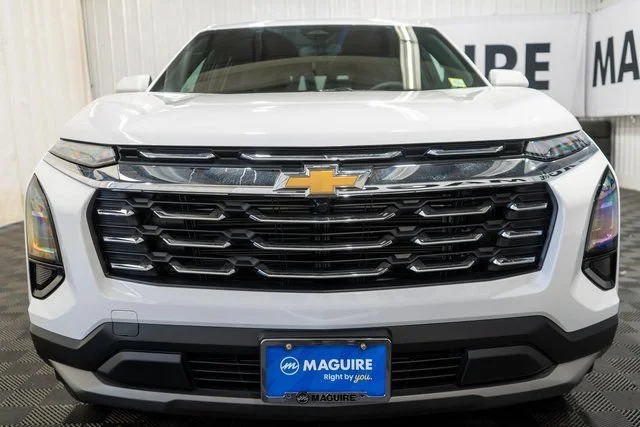 New 2027 Summit White Chevrolet LT image 3