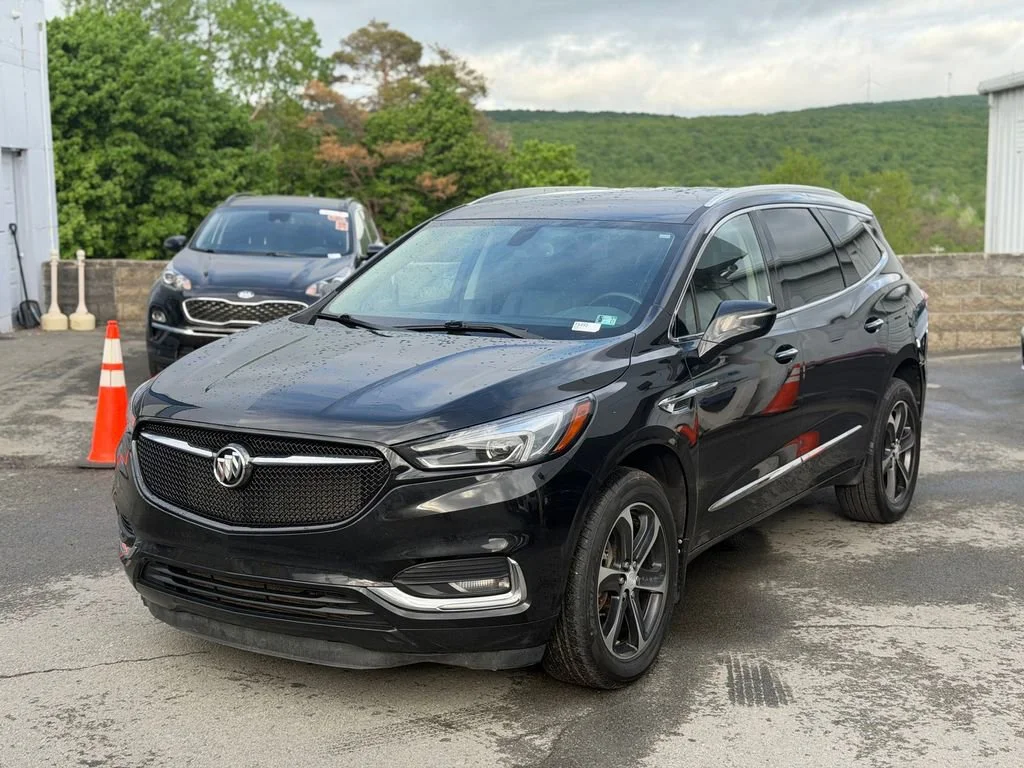 2021 Buick Enclave Essence AWD's photo