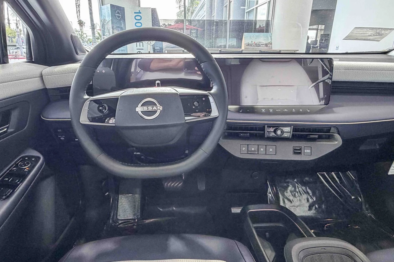 New 2026 Everest White Pearl TriCoat / Super Black Two-tone Nissan SV+ image 15