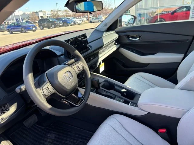 Used 2025 Red Honda SE image 11