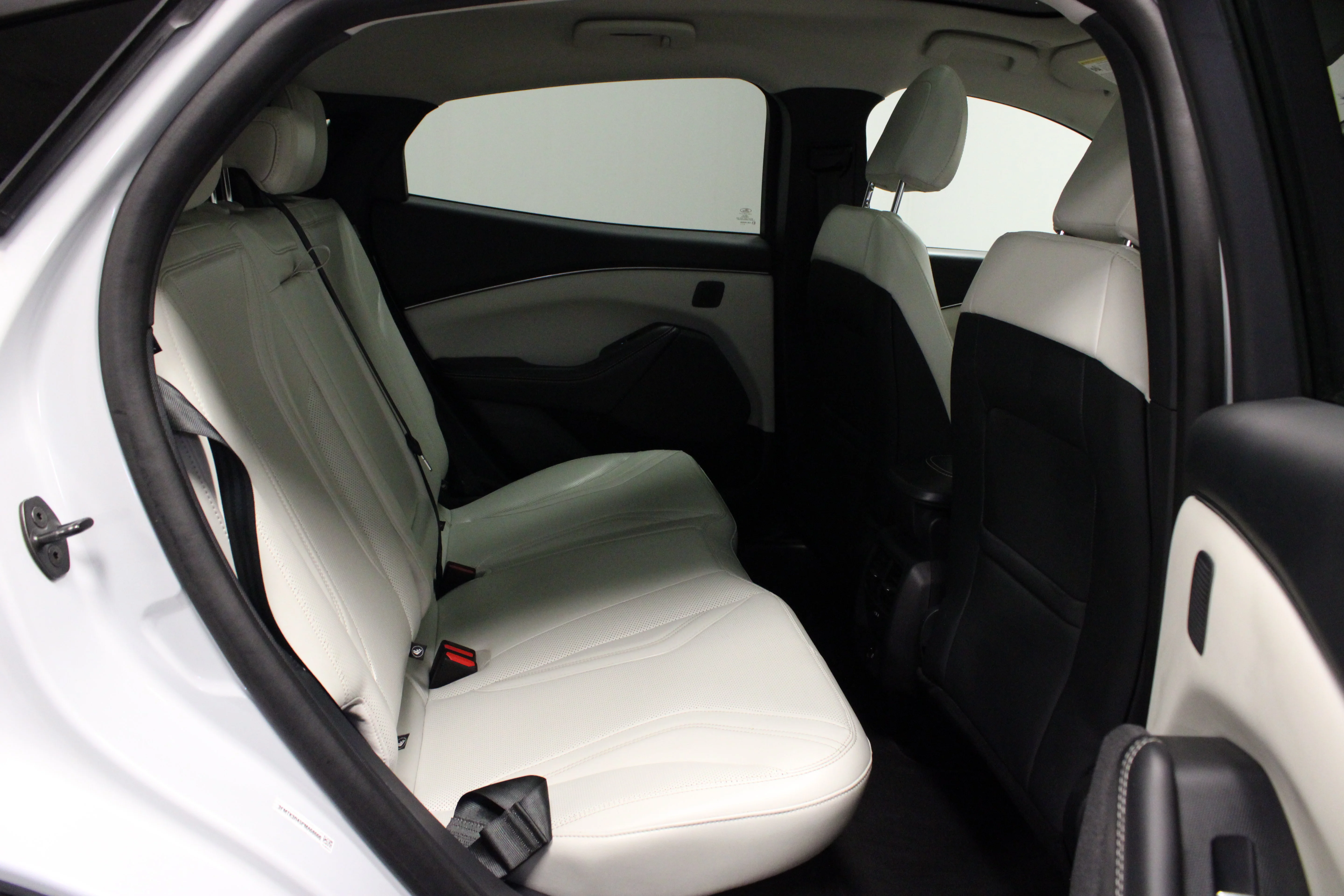 Used 2023 White Metallic Ford Premium image 16
