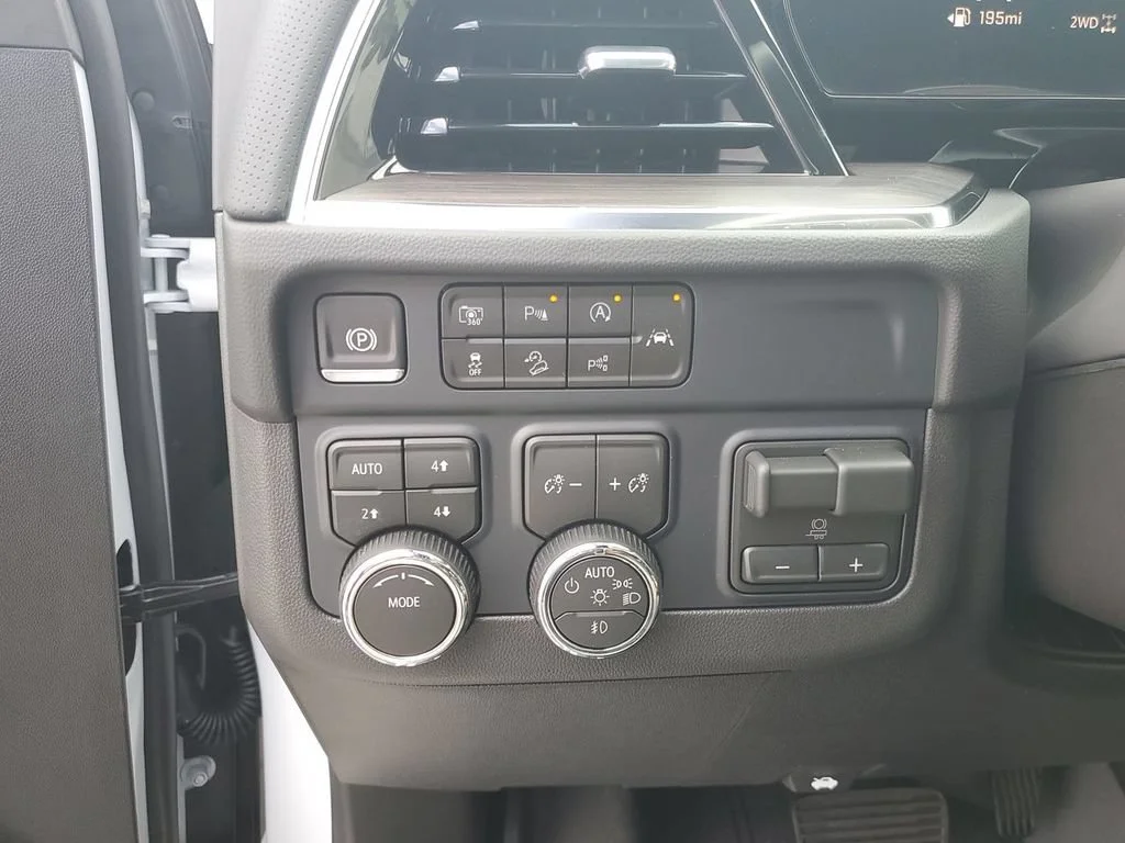 New 2026 Polar White Tricoat Chevrolet Premier image 21