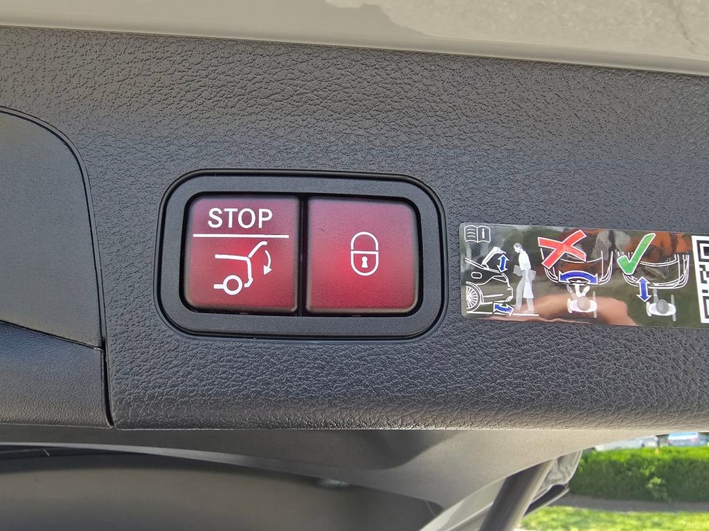 New 2026 MANUFAKTUR Alpine Grey Mercedes-Benz GLS 450 image 59