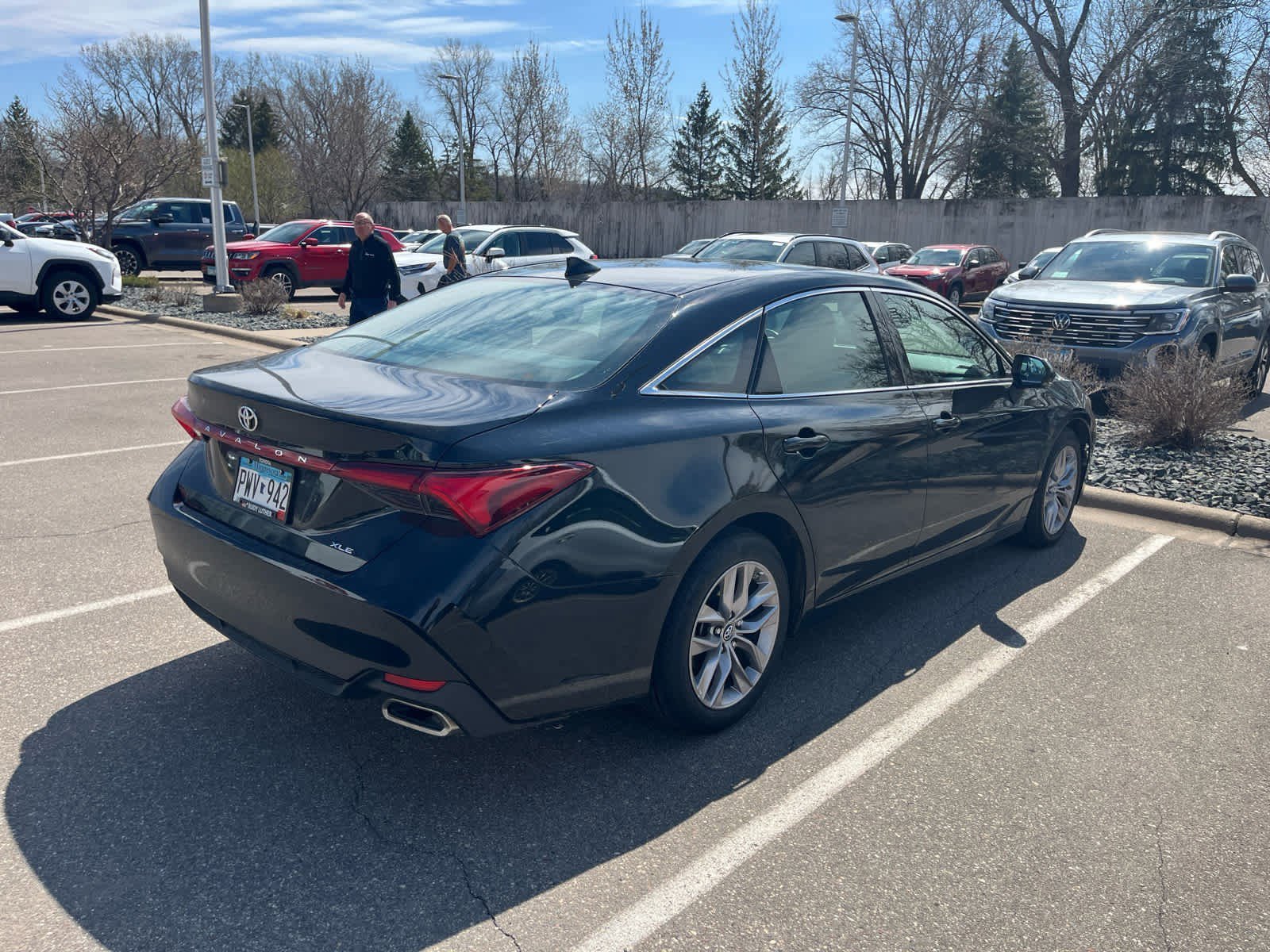 Used 2019 Midnight Black Metallic Toyota XLE image 5