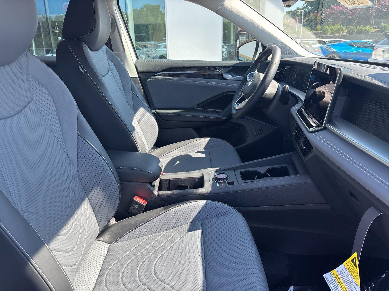 New 2026 pure white Volkswagen SE image 39