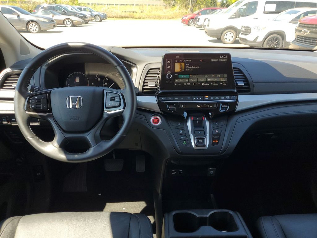 2025 Honda Odyssey EX-L - Photo 16