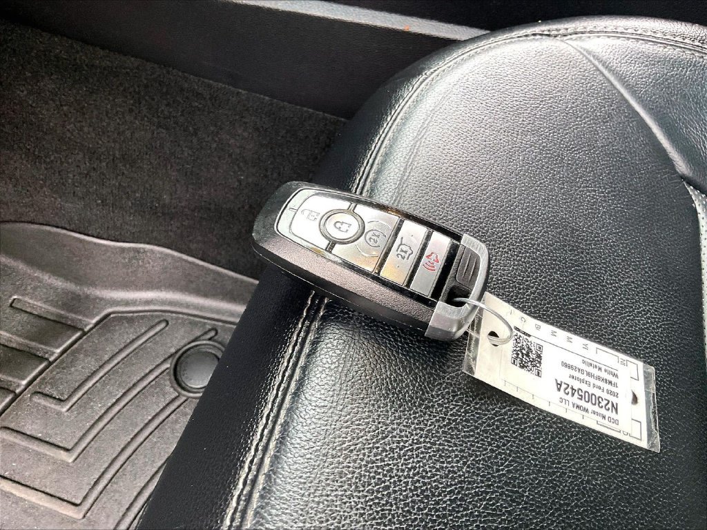 Used 2020 White Ford Limited image 31