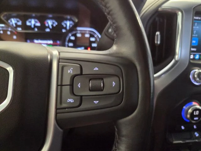 Used 2022 White GMC SLE image 26