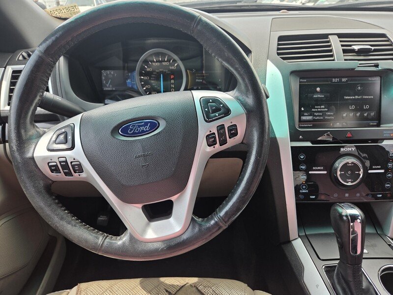 Used 2014 Black Ford Limited image 19