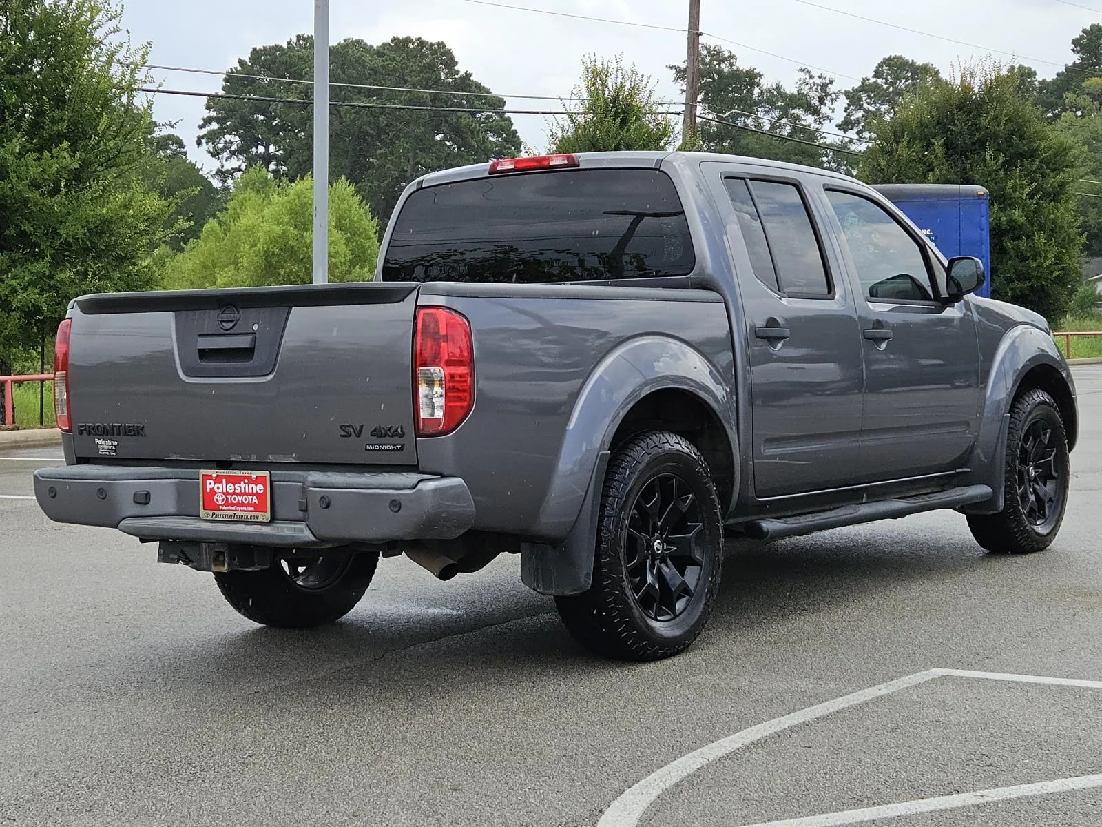 Used 2021 Gray Nissan Crew Cab 4x4 SV Auto image 6
