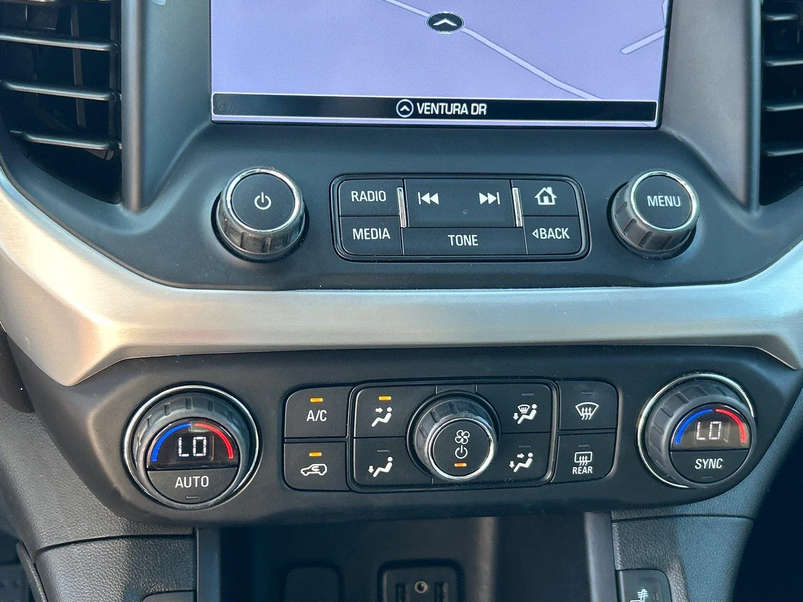 Used 2019 Dark Sky Metallic GMC SLT image 21