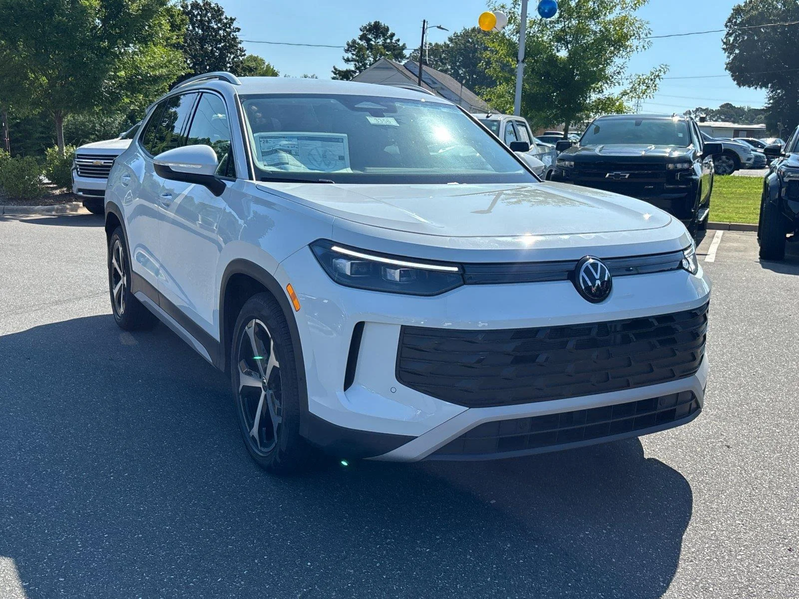 New 2026 Pure White Volkswagen SE image 7