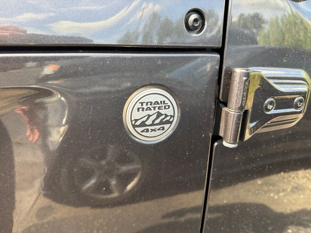 Used 2020 Gray Jeep Overland image 8