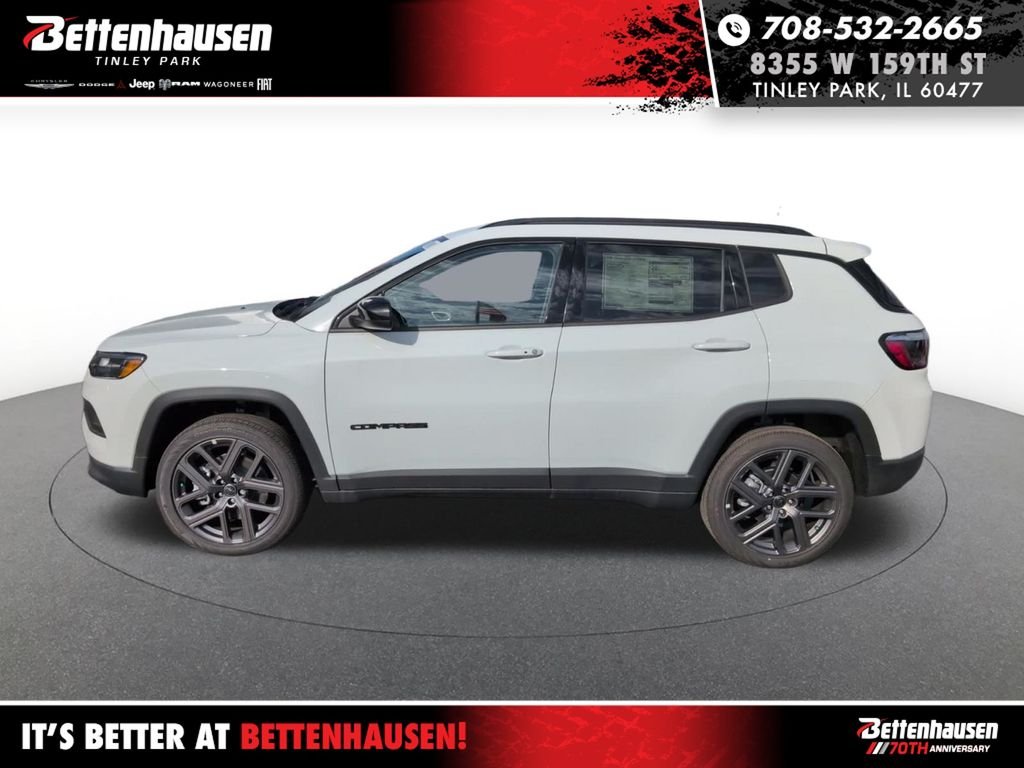 New 2026 Bright White Clear-Coat Exterior Paint Jeep Latitude image 8