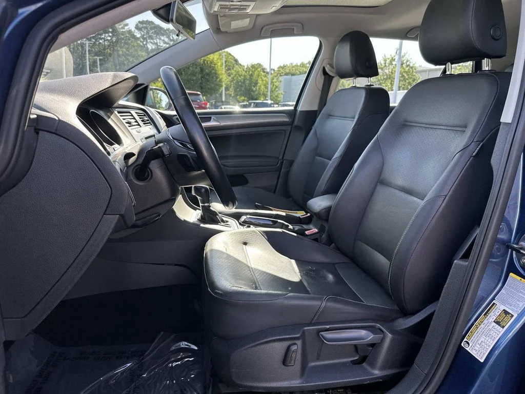 Used 2015  Volkswagen TSI SE 4-Door image 24