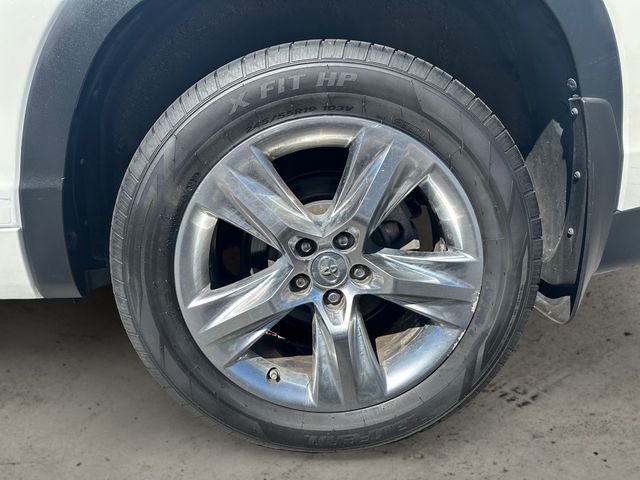 Used 2015 White Toyota Limited Platinum image 9