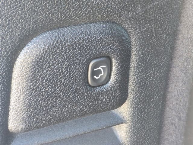 Used 2017 Vice White Tri-Coat Pearl Dodge Citadel image 23