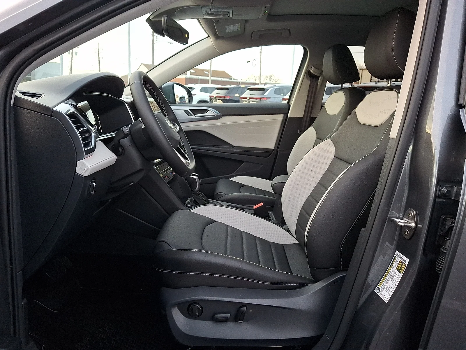 New 2026 Platinum Gray Metallic - 2R2R Volkswagen SEL image 7